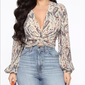 Fashion Nova Gold Flecks on your edges Top size 2X